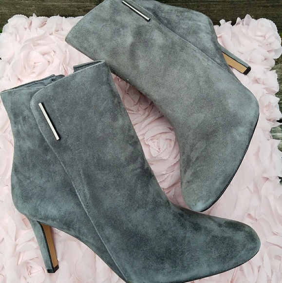 Vince Camuto Shoes - VINCE CAMUTO Gray Ankle Booties Size 7